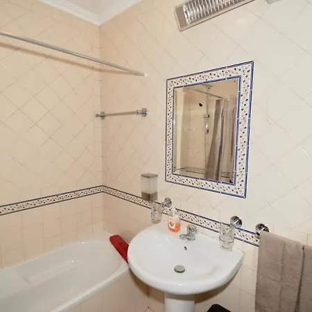 Ferienhaus Casa Do Remo - Charming House For 4 Guests Only 350 Metres From Obidos Lagoon *